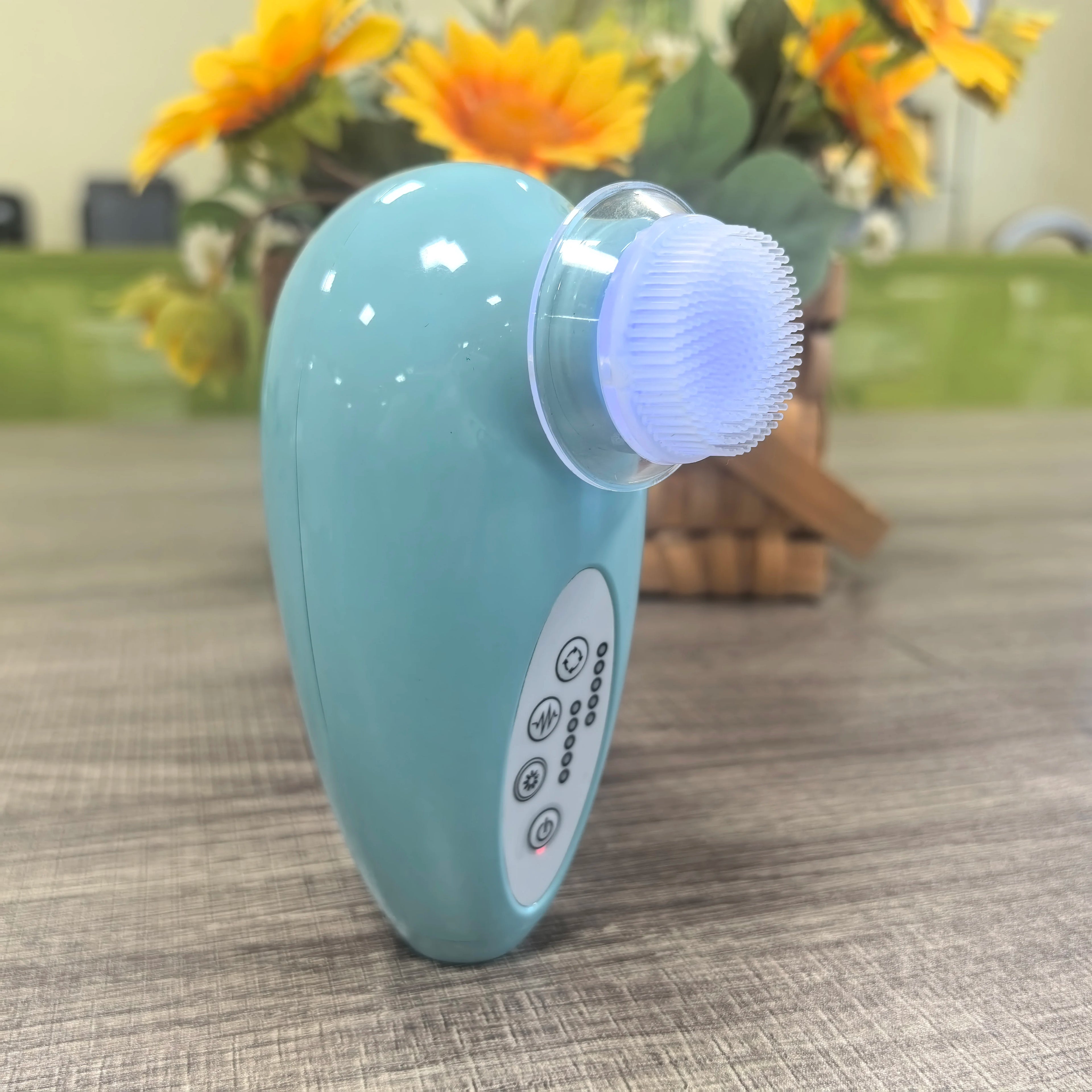 2025 New Arrival Skin Care Device 4 IN 1 Soft Silicone Facial Cleaning Brush Washing Massager Electric Face Cleaning Brush